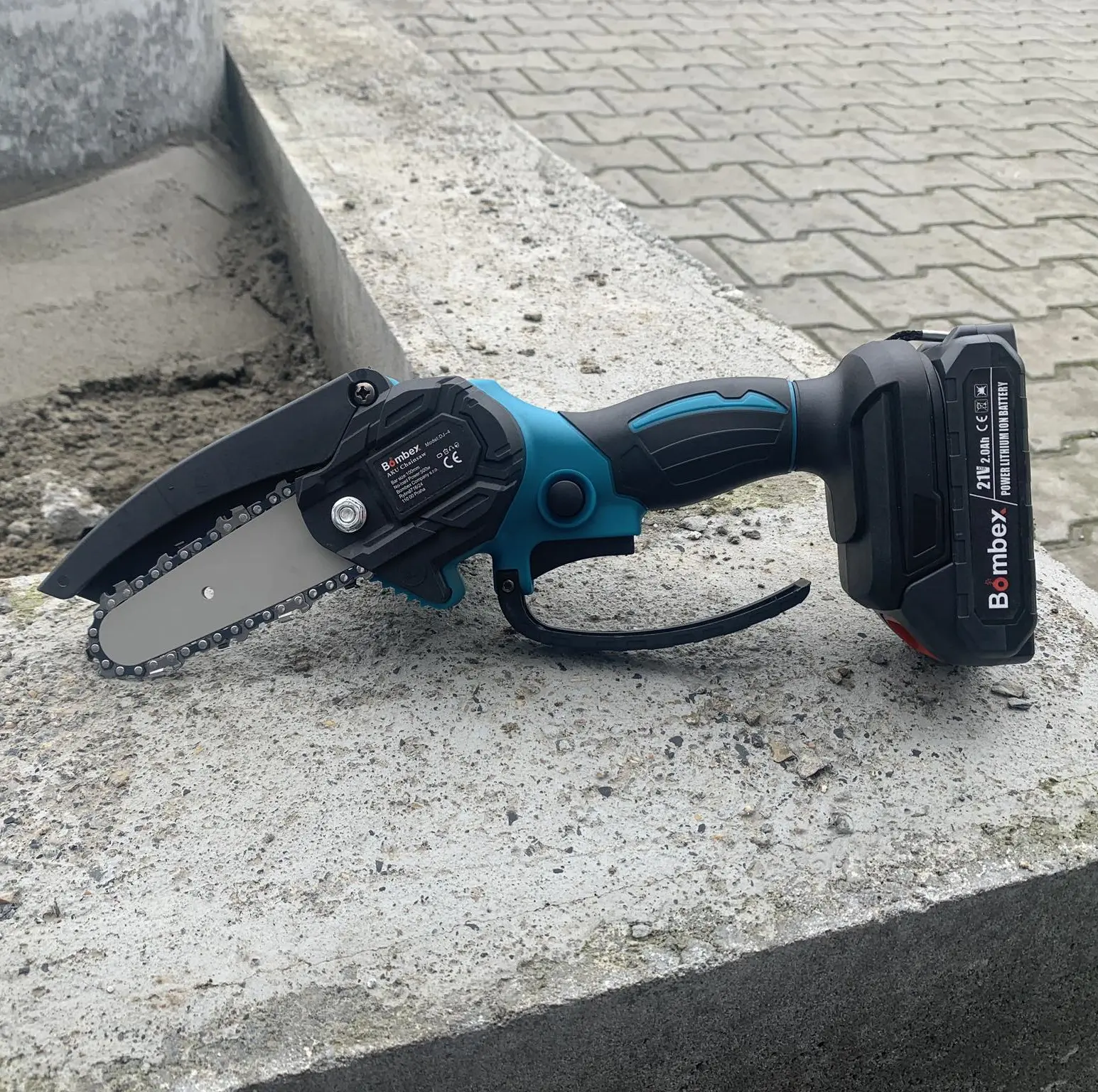 [Produkt Bombex - Aku Pila]